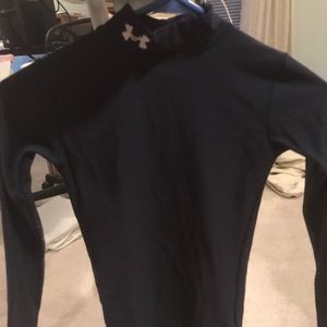 Under Armor “cold gear “ Perfect for skiing